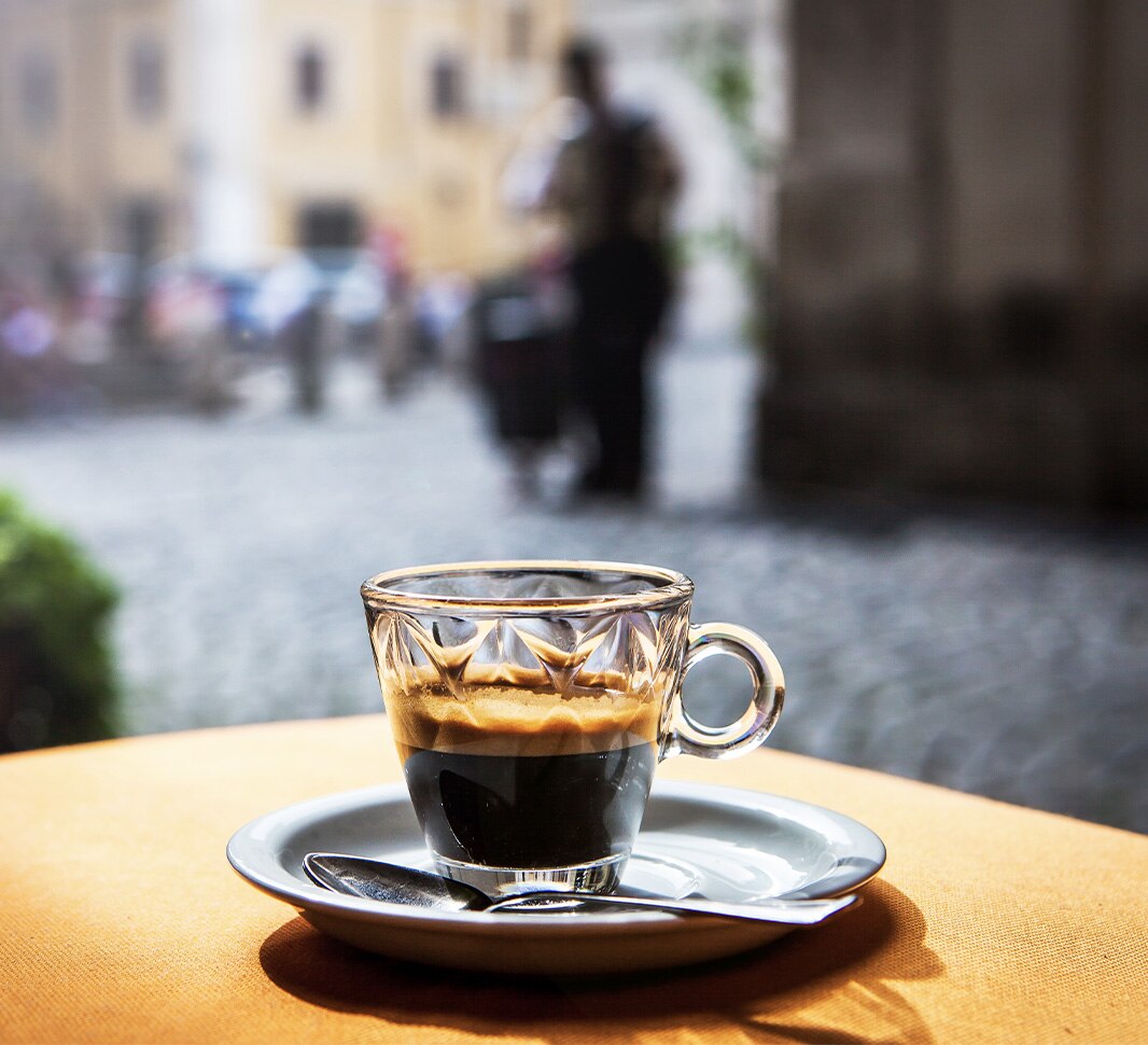 Ein Glas Espresso